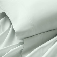 sateen sheet set light green - detail view