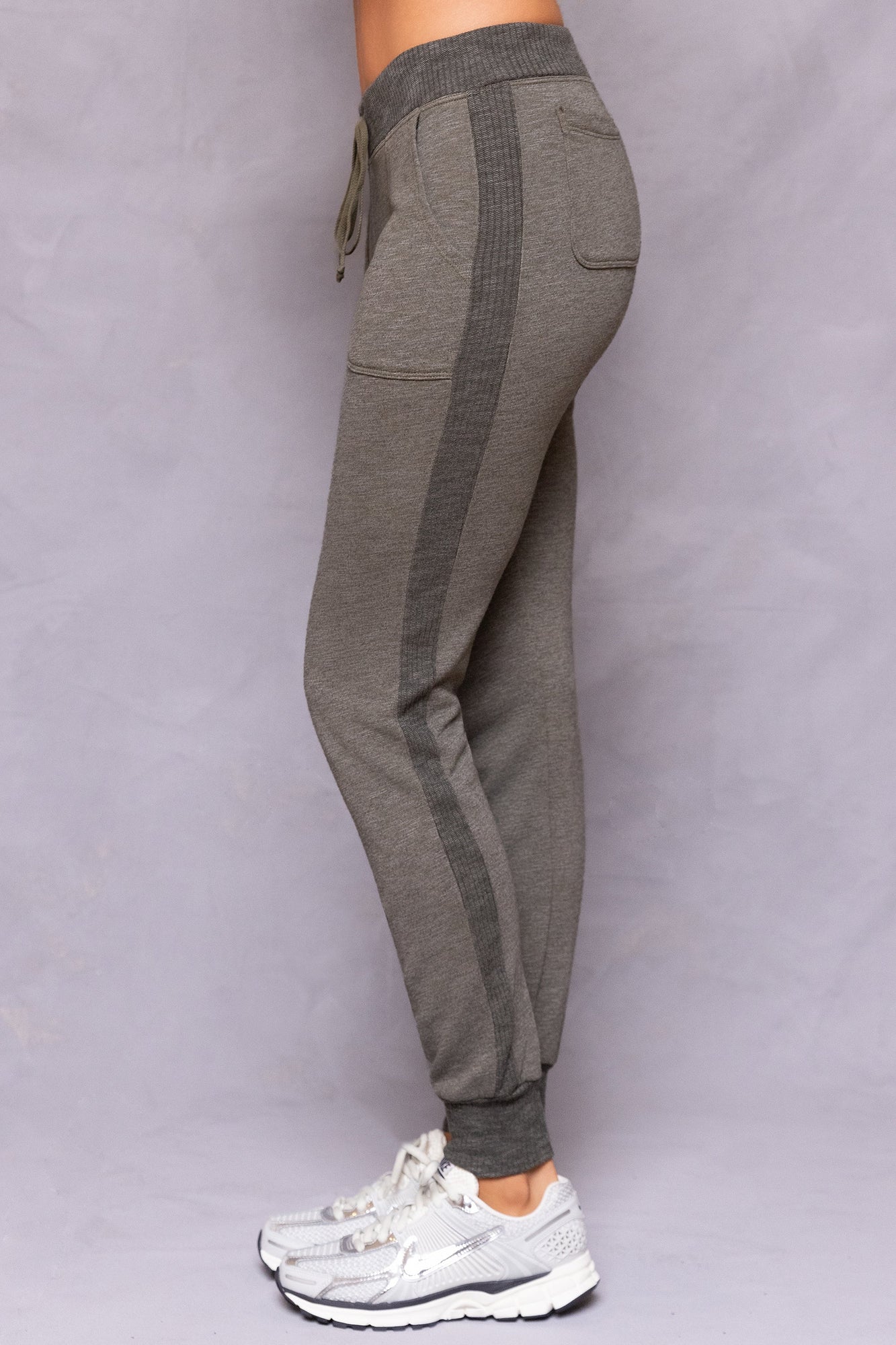 Women | Striated Racing Stripe Fitted Jogger | Olive