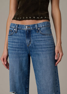 VINTAGE LIGHT WASH