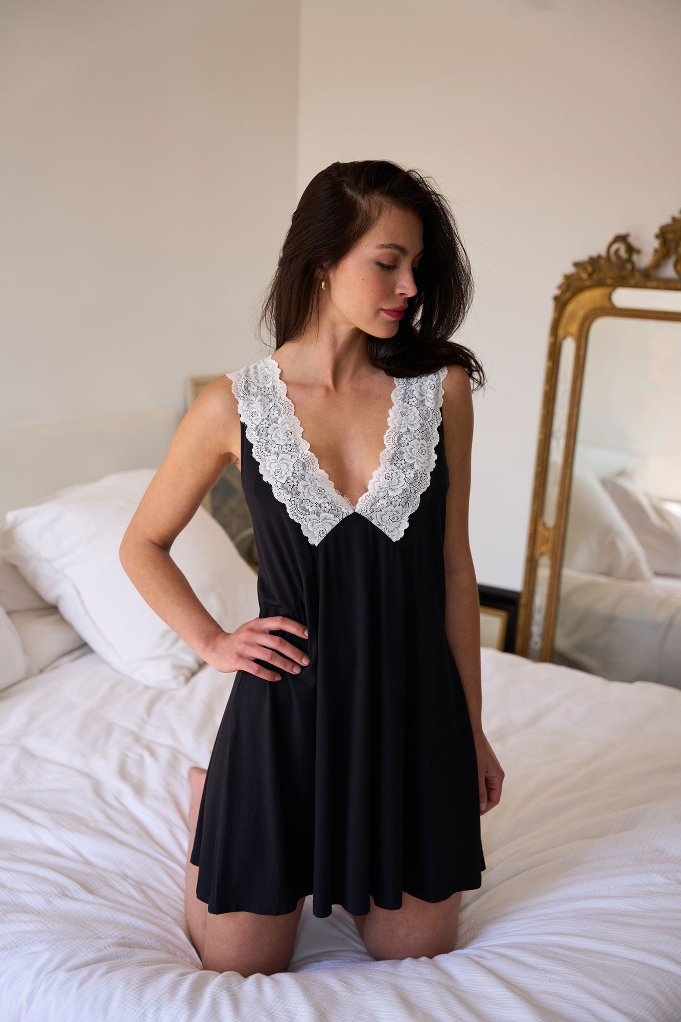 UNE PIECE-Delicate Lace Trim V-Neck Nightie MONOCHROME BLACK