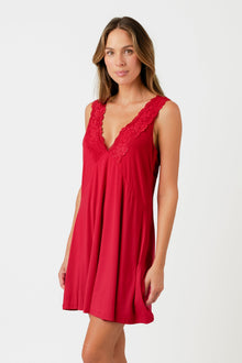 UNE PIECE-Delicate Lace Trim V-Neck Nightie RED