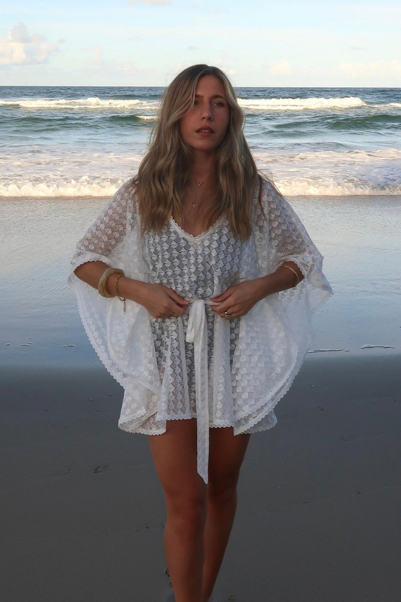 UNE PIECE-Scalloped Lace Kaftan WHITE