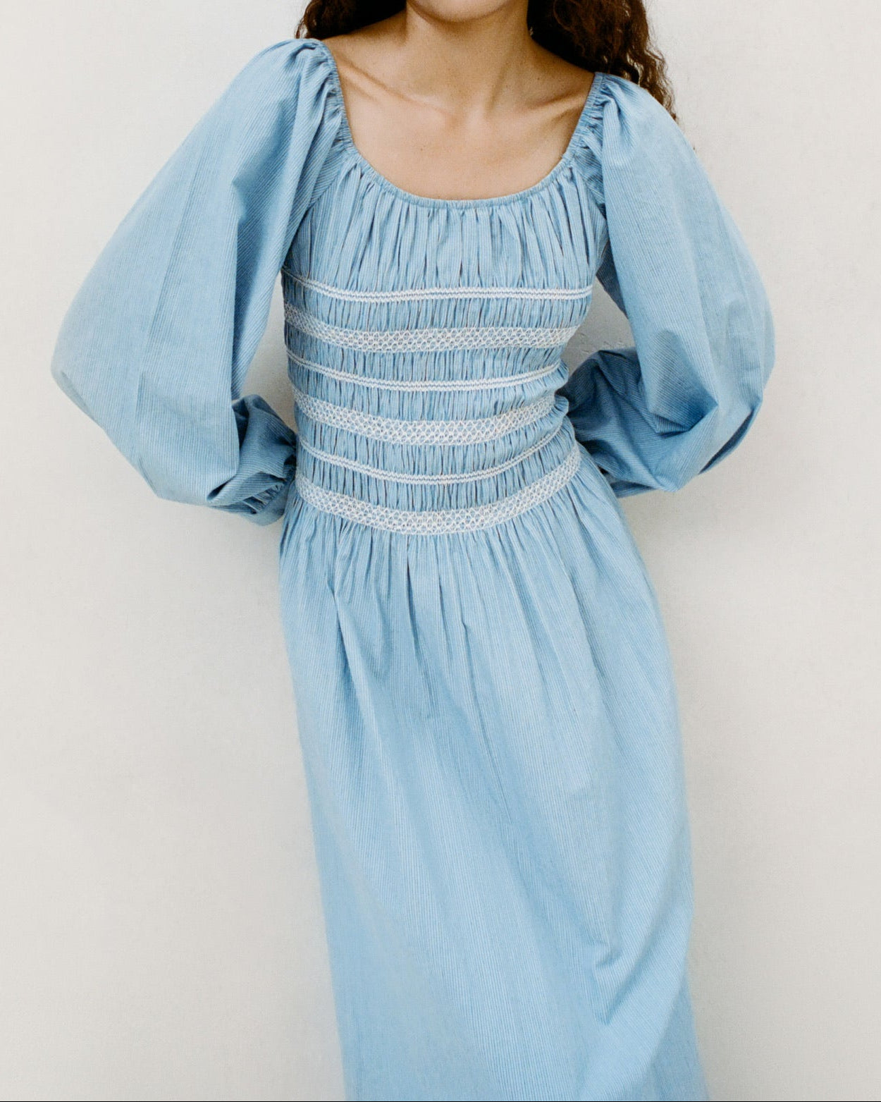 Color: Blue/Cream Stripe