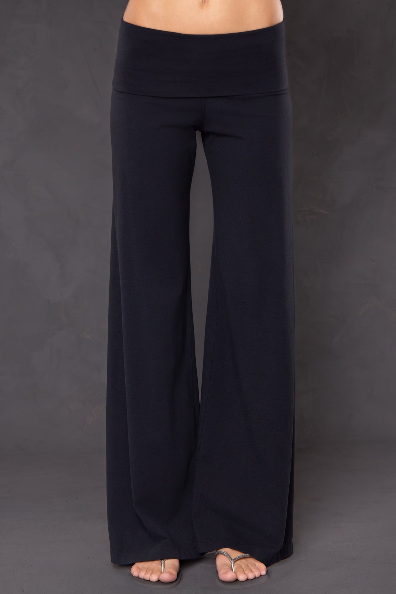 Women | Contour Rolldown Wide Leg Pant | Charcoal/Jet