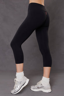 Women | Flat Waist Capri Legging | Charcoal/Jet