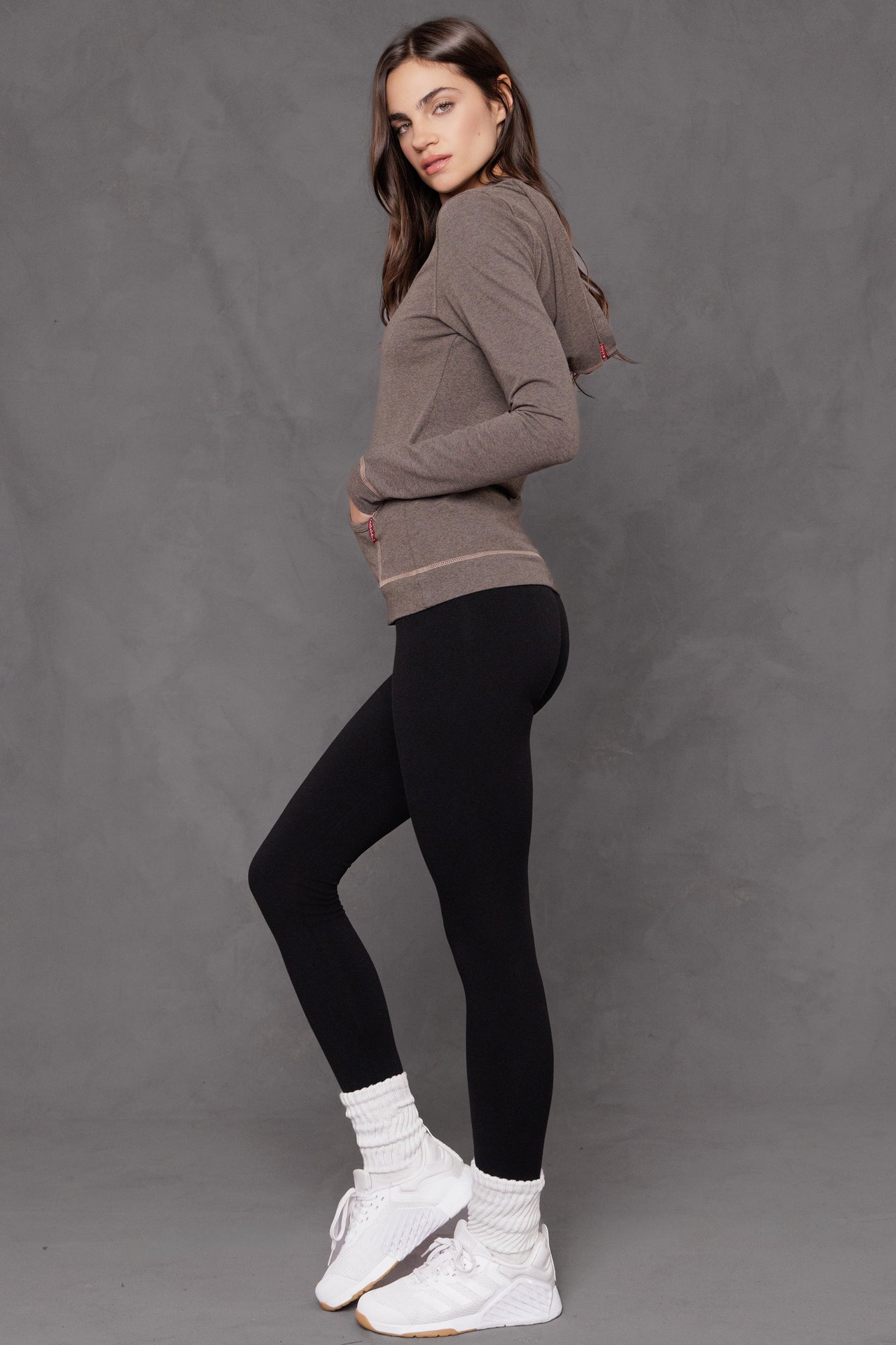 Women | Runner's Zip-Up Fitted Hoodie | Charcoal/Woodsmoke