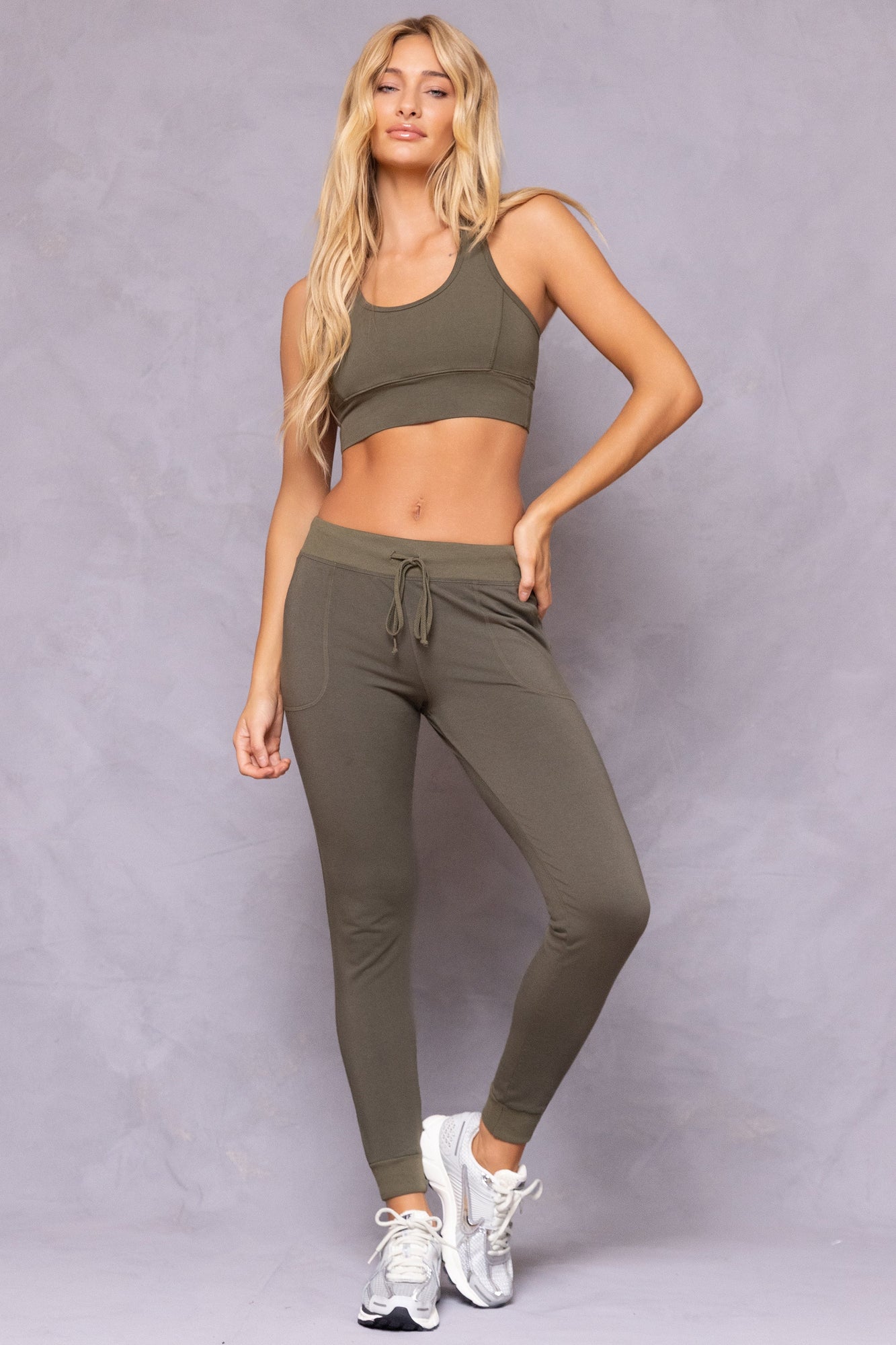 Women | Scoop Neck Mesh Back Racer Bra | Olive