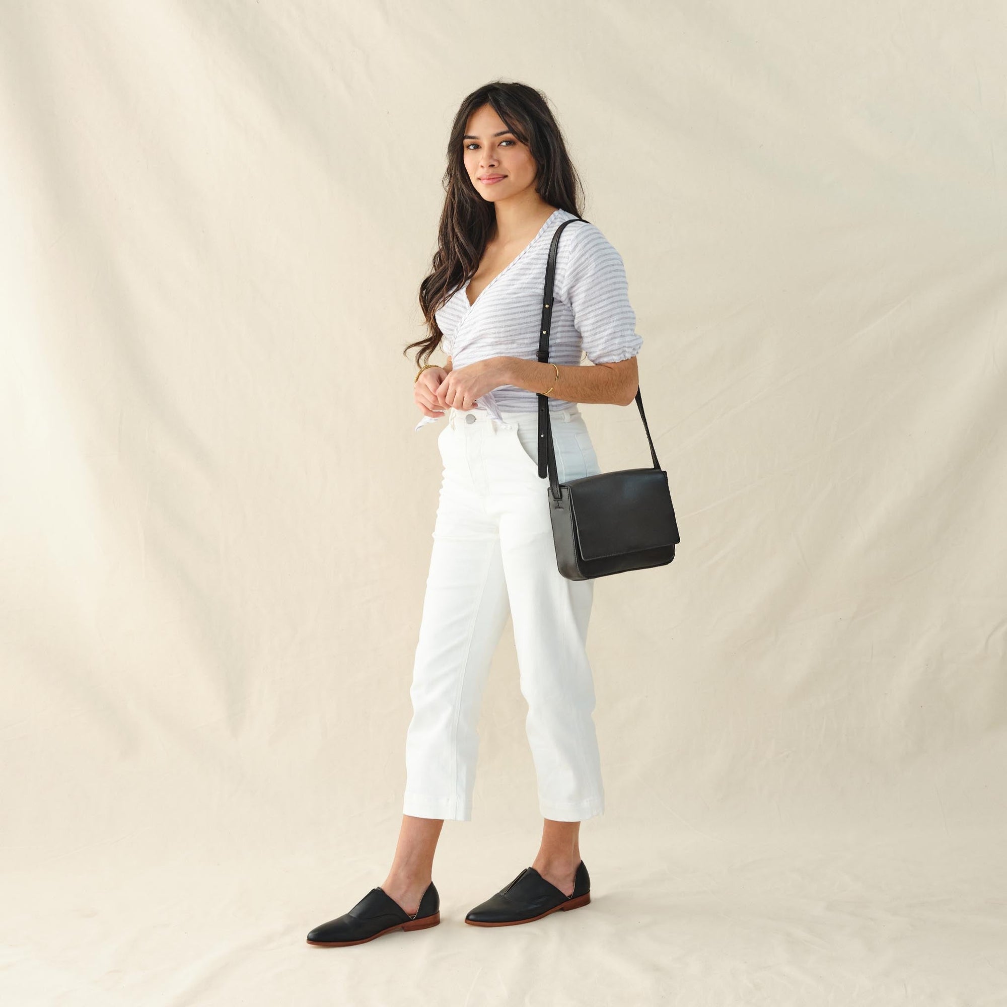 Unisex | Leather Crossbody Bag | Black